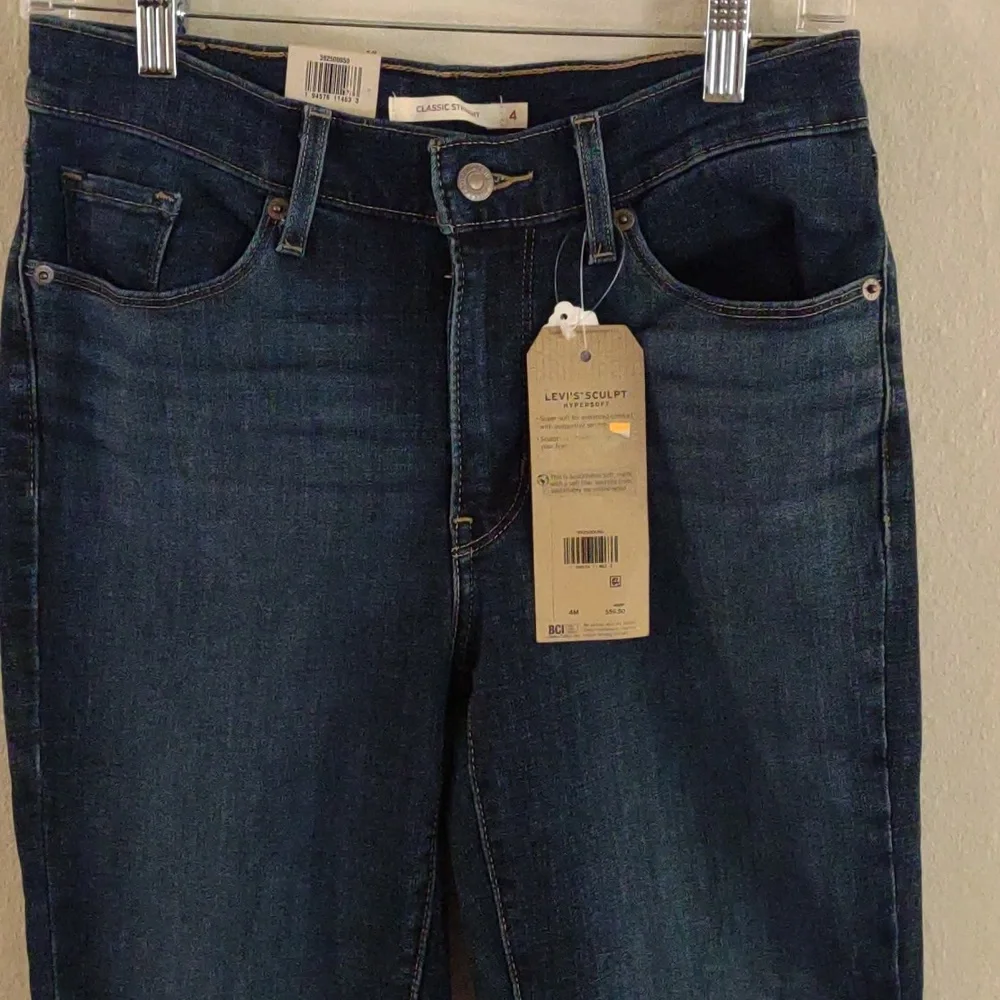 🆕 Levi's Sculpt Classic Straight mid rise Jeans Size 4 - Picture 5 of 10